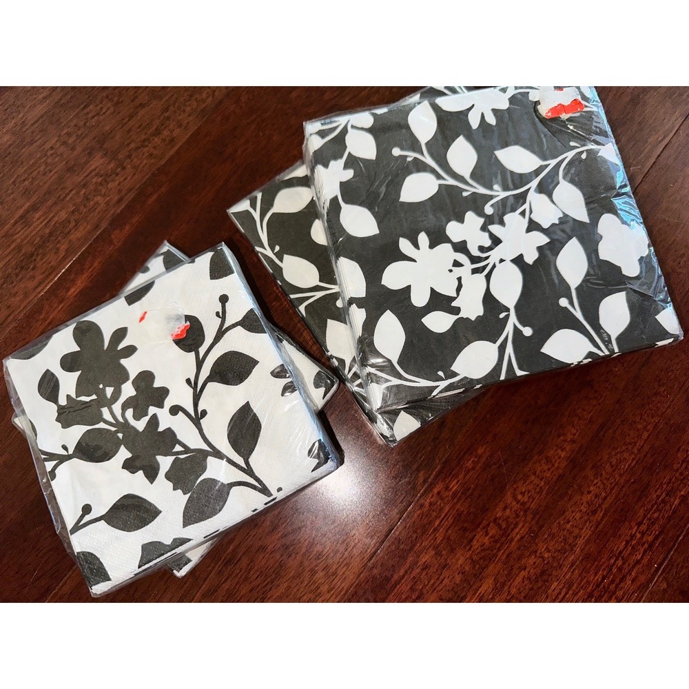 Target Paper Floral Burst (2) Beverage; (2) Lunch Napkins NEW NOS 2004 black wh